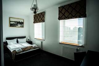 Отель Trzy Korony Boutique Hotel&SPA Piwne Пулавы Двухместный номер с 1 кроватью или 2 отдельными кроватями-4